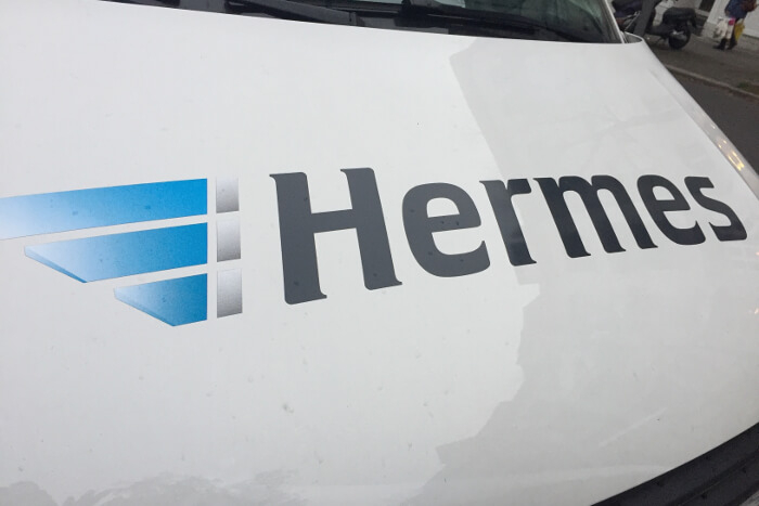 Hermes-Logo auf Fahrzeug