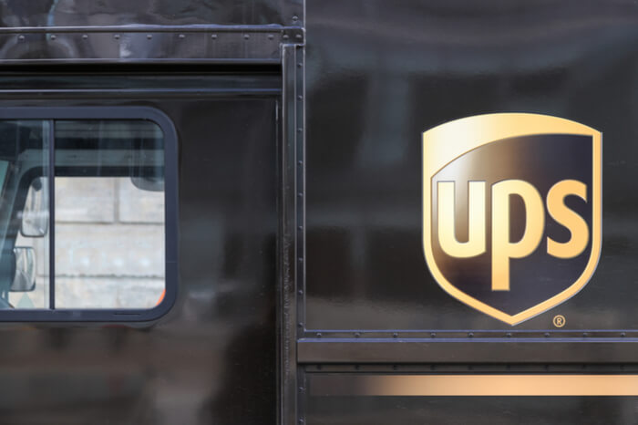 UPS-Lieferwagen mit Logo
