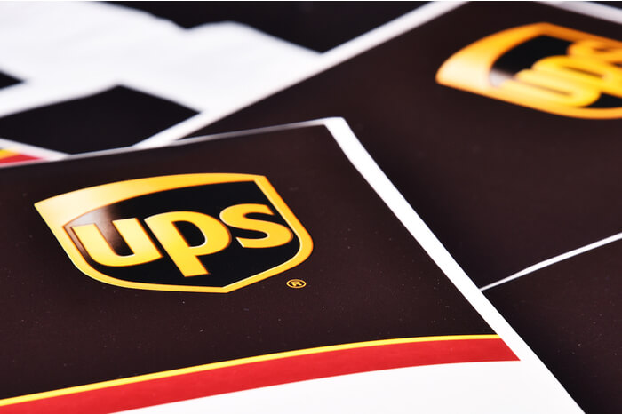 UPS-Logos auf Briefumschlägen