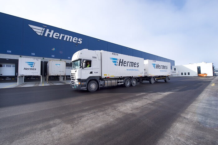 Zugmaschine mit Wechselaufbauten am Hermes Logistik-Center Graben 