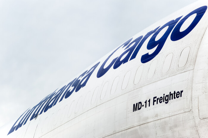 Lufthansa Cargo Logo auf Flugzeug