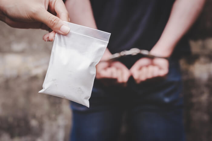 Verhaftung wegen Drogenbesitz