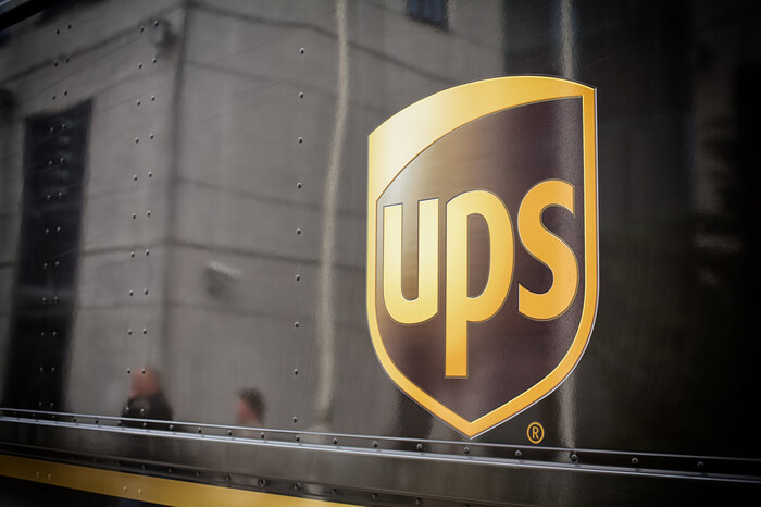 UPS Logo auf Wagen