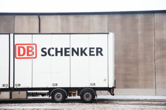 DB Schenker Logo auf Lkw