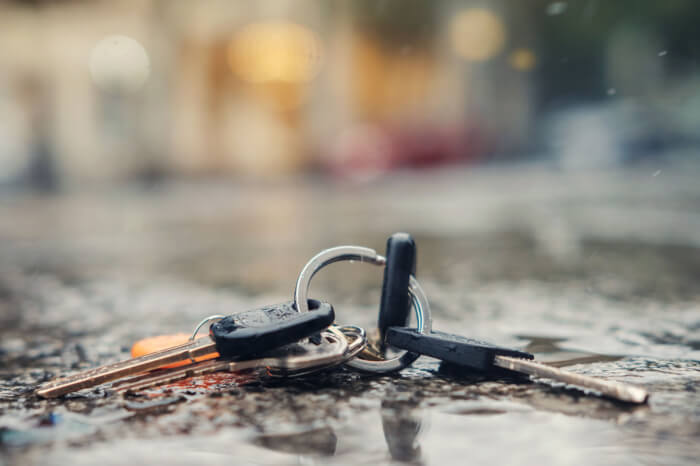 Schlüsselbund auf der Straße