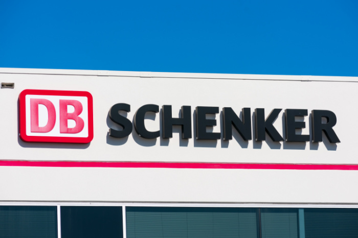 DB Schenker Logo Gebäude