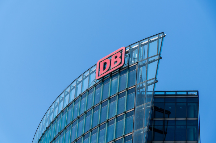 Deutsche Bahn Logo Gebäude
