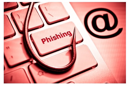 Phishing – Angelhaken auf Tastatur 